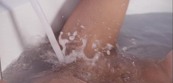  Martina Smeraldi Wet pussy orgasm under the water in bath tube